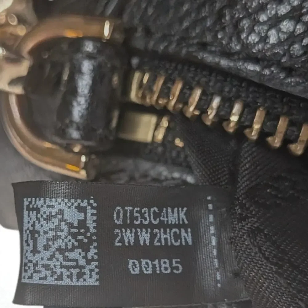Michael Kors Ginny Crossbody Camera Bag in Black Pebbled Leather Jet Set Bag